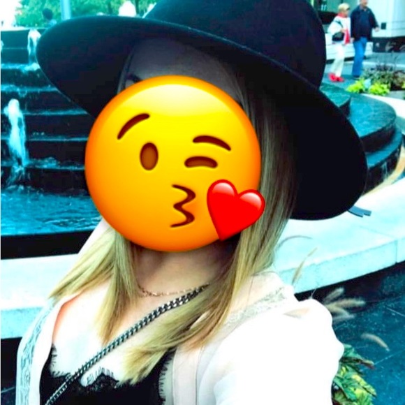 Black hat with removable tassel - Picture 5 of 5